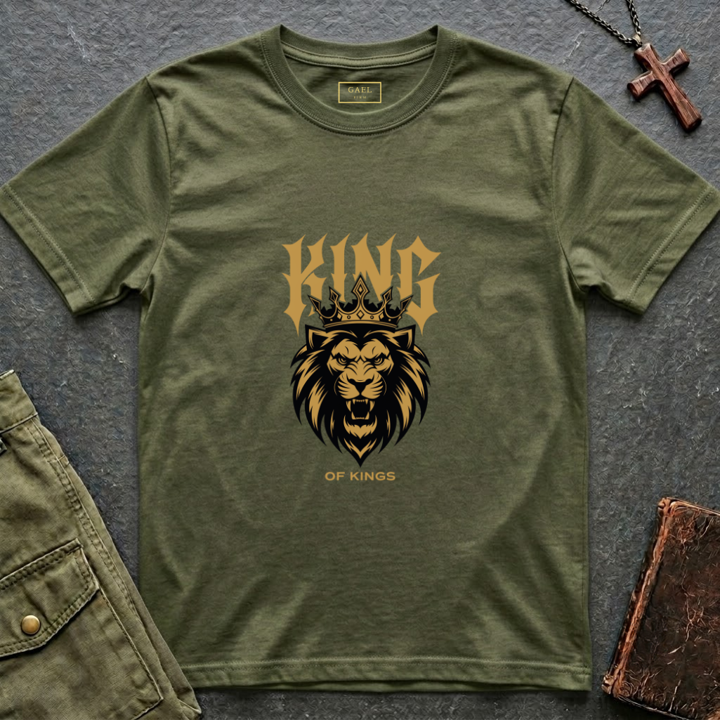 King of kings - golden lion design T-shirt