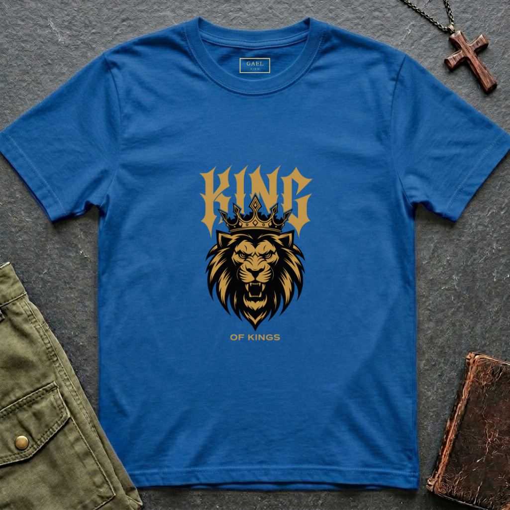 King of kings - golden lion design T-shirt