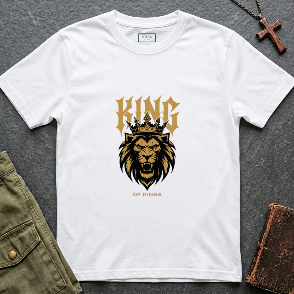 King of kings - golden lion design T-shirt