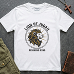 Lion of Judah - Reigning king T-shirt