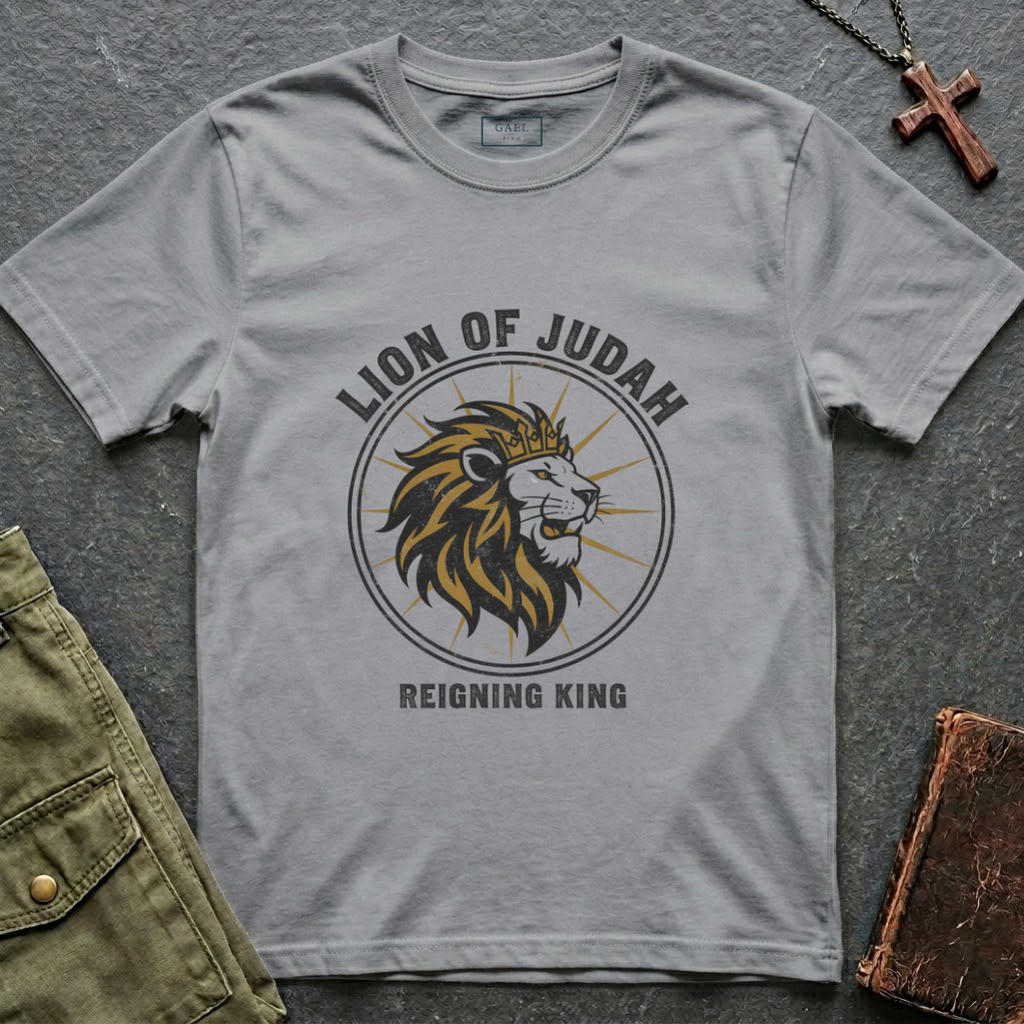 Lion of Judah - Reigning king T-shirt